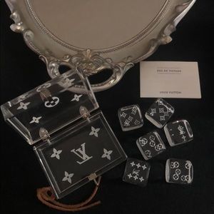 Louis Vuitton Rare Gambler Casino Collector Dice Set 
Cards limited edition